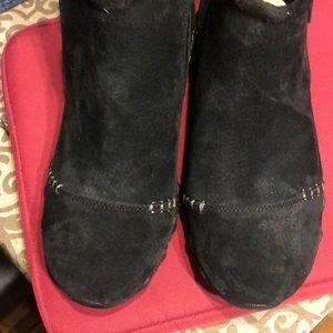 Sketchers Suede Boots